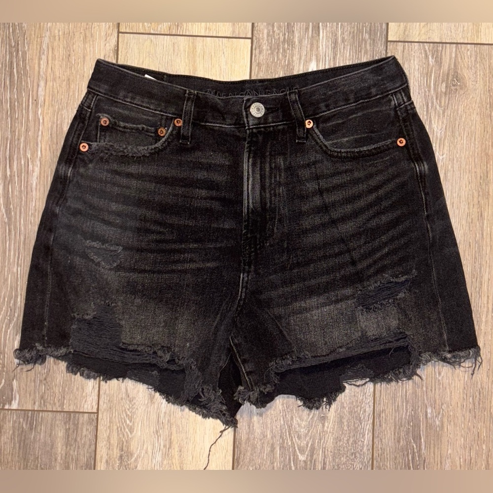American Eagle 90s Boyfriend Short Size 4